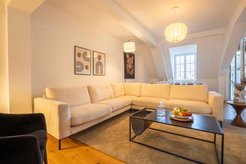Spacious Apartment in Central Basel near Rhine - Special TOP LUX 34 Apartment, Basel, up to 8 guests