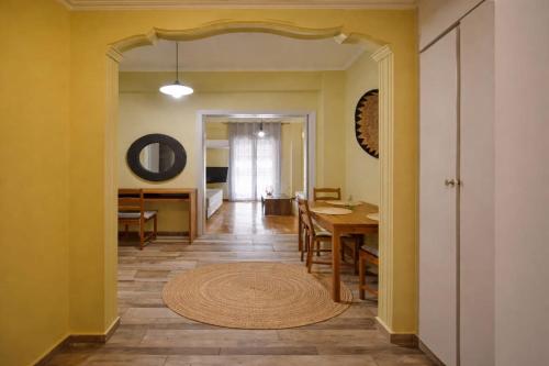 Only 599m from Acropolis, 1BD 4th Floor Apartment