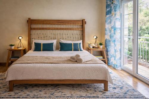 Mignon & Teak Apartments