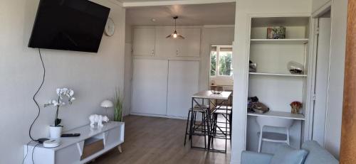 4 bedrooms - 2 bathrooms - Parking and balcony