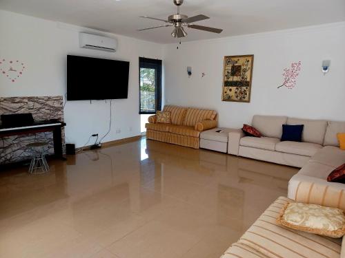 Oasis park modern villa in Portimao