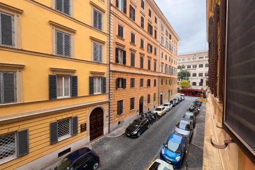 Esedra Loft, Like on a Boat Drifting Through Rome