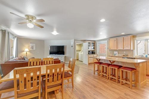 Gallery image of Spacious McCall Retreat Foosball & Deck in McCall