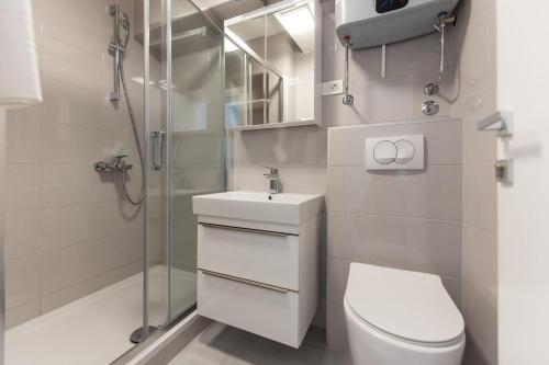 Apartments by the sea Makarska - 20923