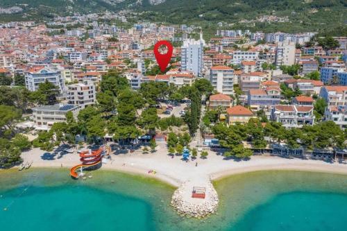 Apartments by the sea Makarska - 25383