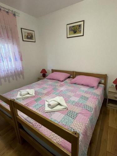 Apartments by the sea Rogoznica - 25428
