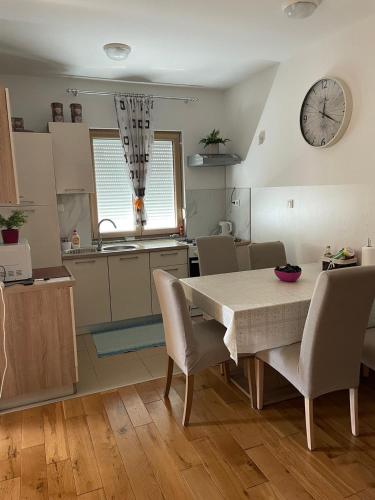 Apartments by the sea Rogoznica - 25428