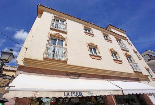 Apartamentos La Proa