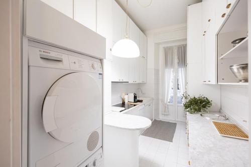 Large comfort suite 6 persons close downtown