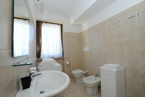 Et badeværelse på Residence Sole del Conero