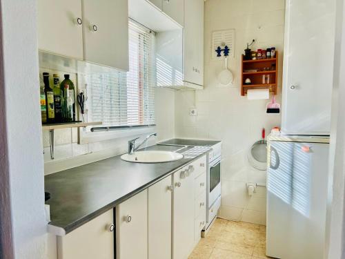 Casa con piscina en urbanización tranquila y con vistas al mar y la montaña