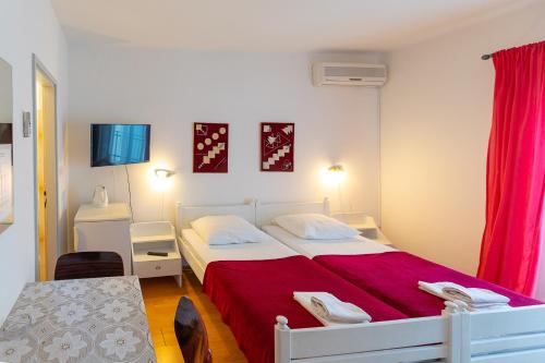 Tinka, Zimmer No 9