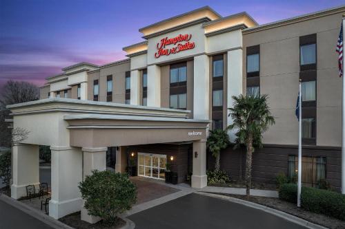 a rendering of the front of the hampton inn and suites at Hampton Inn & Suites Clinton in Clinton