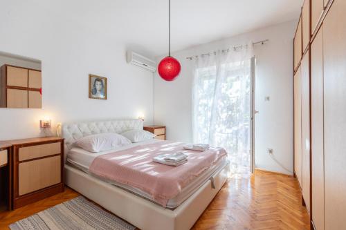 Tinka, Zimmer No 1