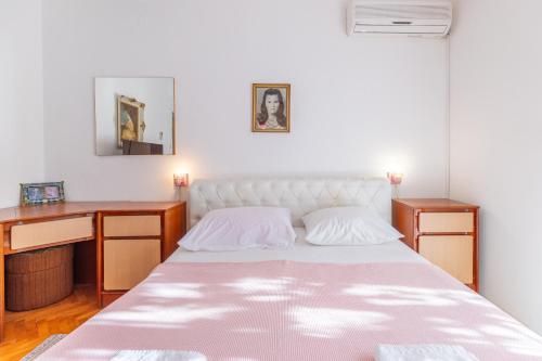 Tinka, Zimmer No 1