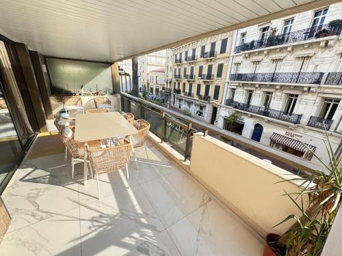 Stunning 3 bedrooms with terrace in Gray d'Albion