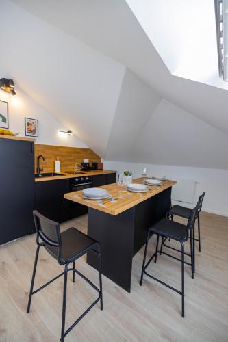 Capello- NEW apartment with a Old Town view
