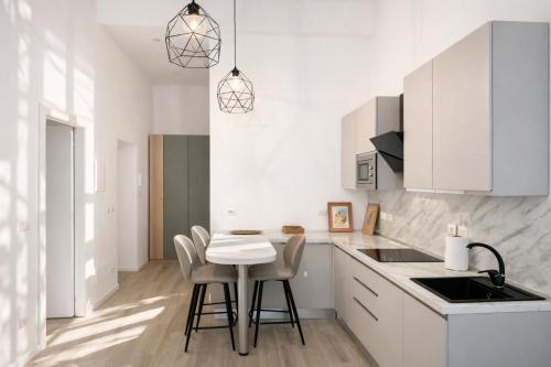 The Boutique Houses - Walk to Duomo, Navigli - Milan City Center