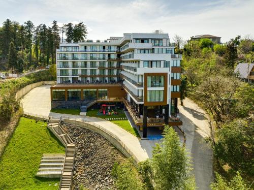 Greenwood Hotel Restaurant & Spa — Property building