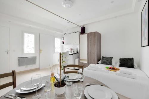 Charming Studio for 2 – Near Voltaire & 11th Arr Town Hall, Paris