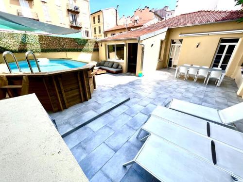 Appartement 3 chambres, piscine privée et parking