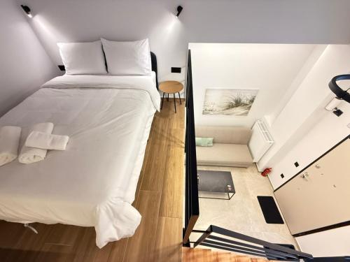 Room 8