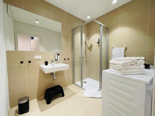 Foto APSTAY City Premium I Parking I Self Check-in I Breakfast box 3