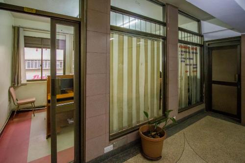 Χώρος καθιστικού στο Holiday Express Hotel Kampala