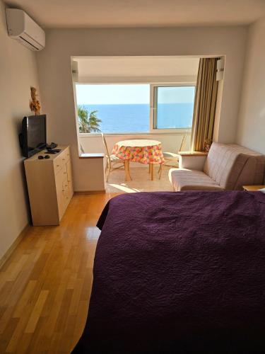 Dubrovnik-amazing seaview, near beach and Old town