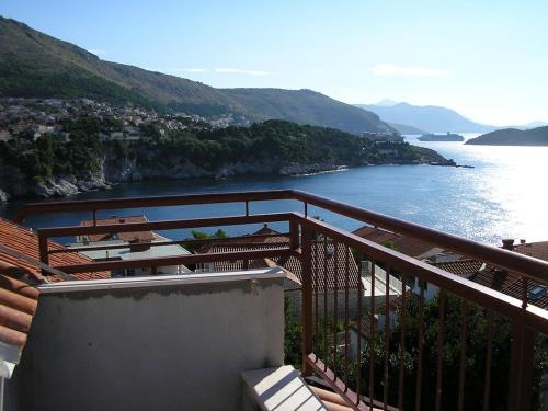 Dubrovnik-amazing seaview, near beach and Old town