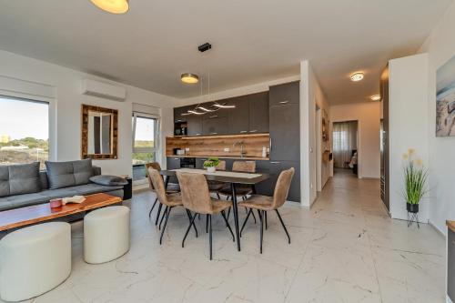 Island Dreams spacious and modern apartment