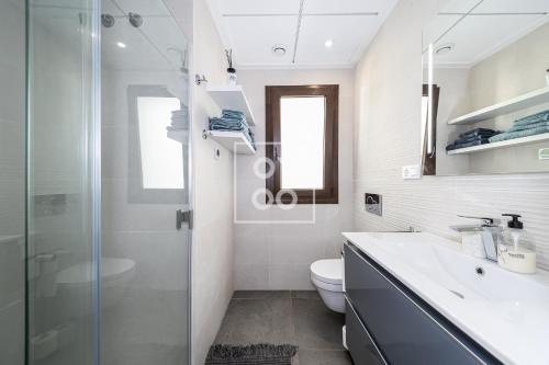 Laguna Beach Ground-Floor Garden Suite, with two private terraces, by OYOOSTAYS