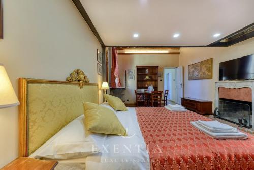Piazza Navona Penthouse, Terrace & Roman Walls