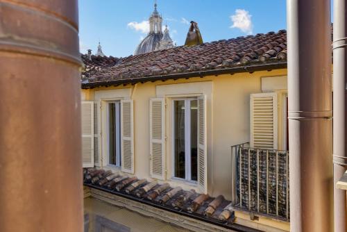 Piazza Navona Penthouse, Terrace & Roman Walls