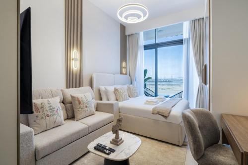 FIRST CLASS Studio Burj Khalifa & Pool View