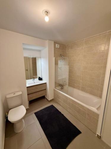 Cosy Suite - standing, calme, arboré, parking, 15 min de la plage