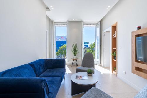 2-Br Facing Palais des Congrès Cannes City Centre