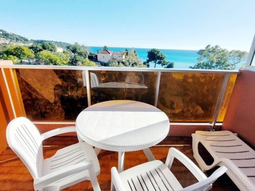 Studio 4 personnes avec Wi-Fi, vue mer - FR-1-827-37