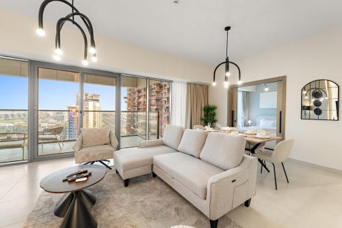 FIRST CLASS 1BR Vogue near Golf Club Park