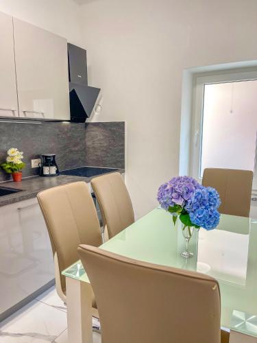Luxury Apartment NUR Rijeka by the SEA