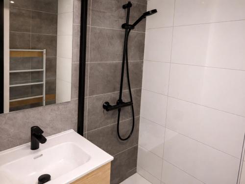 Charmant studio pour 3 pers. avec balcon, au pied des pistes, Reberty 2000 - FR-1-452-385