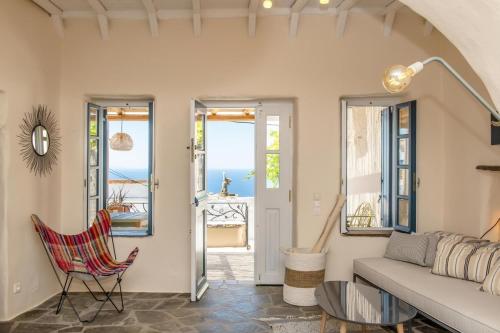 Triantaros Iconic House by Tinosstay