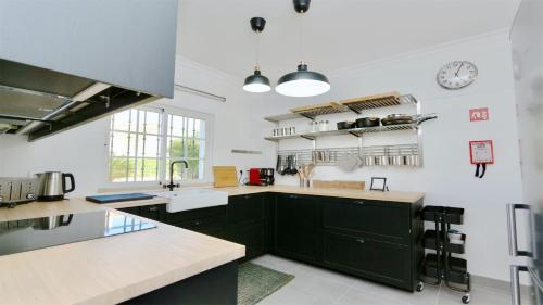 Modern 3 Bedroom Villa with Private Pool & Roof Terrace - Vilamoura