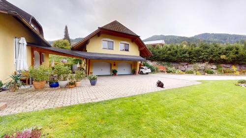 Apartment Schlager Maria