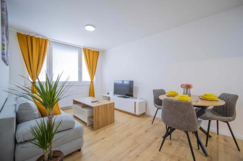 Boutique Living - Yellow Accent Apartment