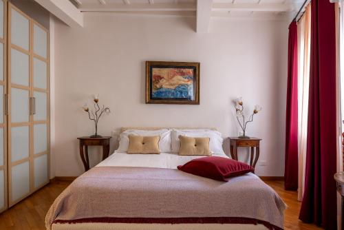 Santa Croce Historic Apartment by Maison Florence