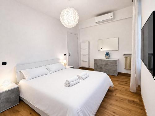 Foto Xenia - 4 rooms apt in Via Cantore 50 1