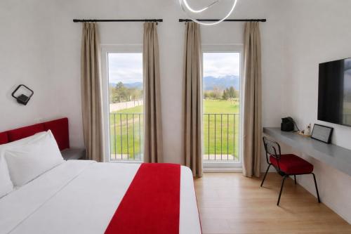 Nerium Garden Inn Tirana Airport — Garden view