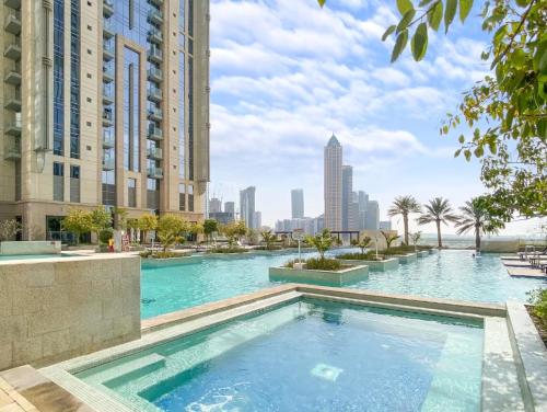 FIRST CLASS 2BR Canal View Near Dubai Mall