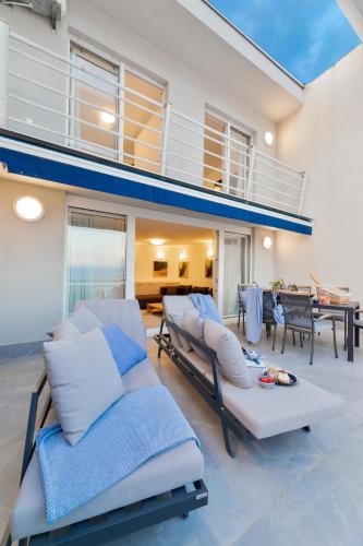 VELEBOS SUPERIOR APARTMENT - spacious luxury four-room apartment on 220 m2 - panoramic view of the sea and islands - prestigious location by the sea to the new city center of Žnjan - top amenities - free garage parking space